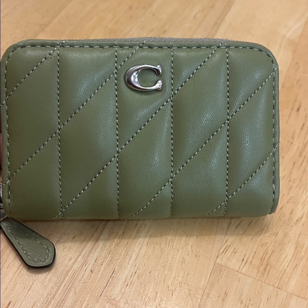 Coach Small Zip Around Card Case with Pillow Quilting